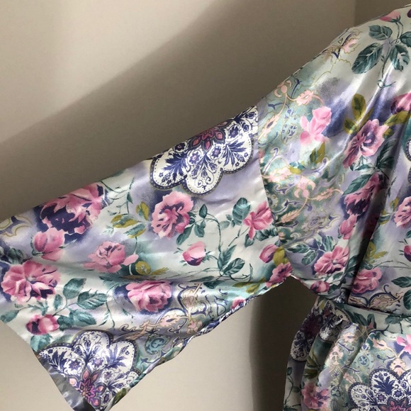 Vintage California Dynasty robe - Picture 3 of 7